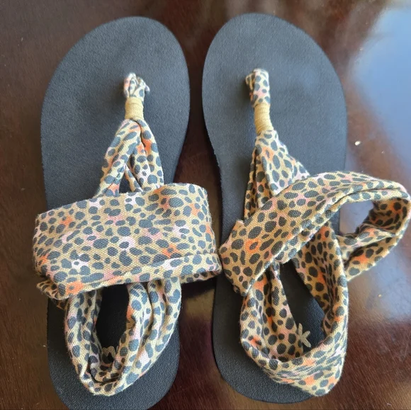 ​🐆 Sanuk Yoga Sling 2 Sandals - Leopard Print 🧘‍♀️ - Picture 2 of 4
